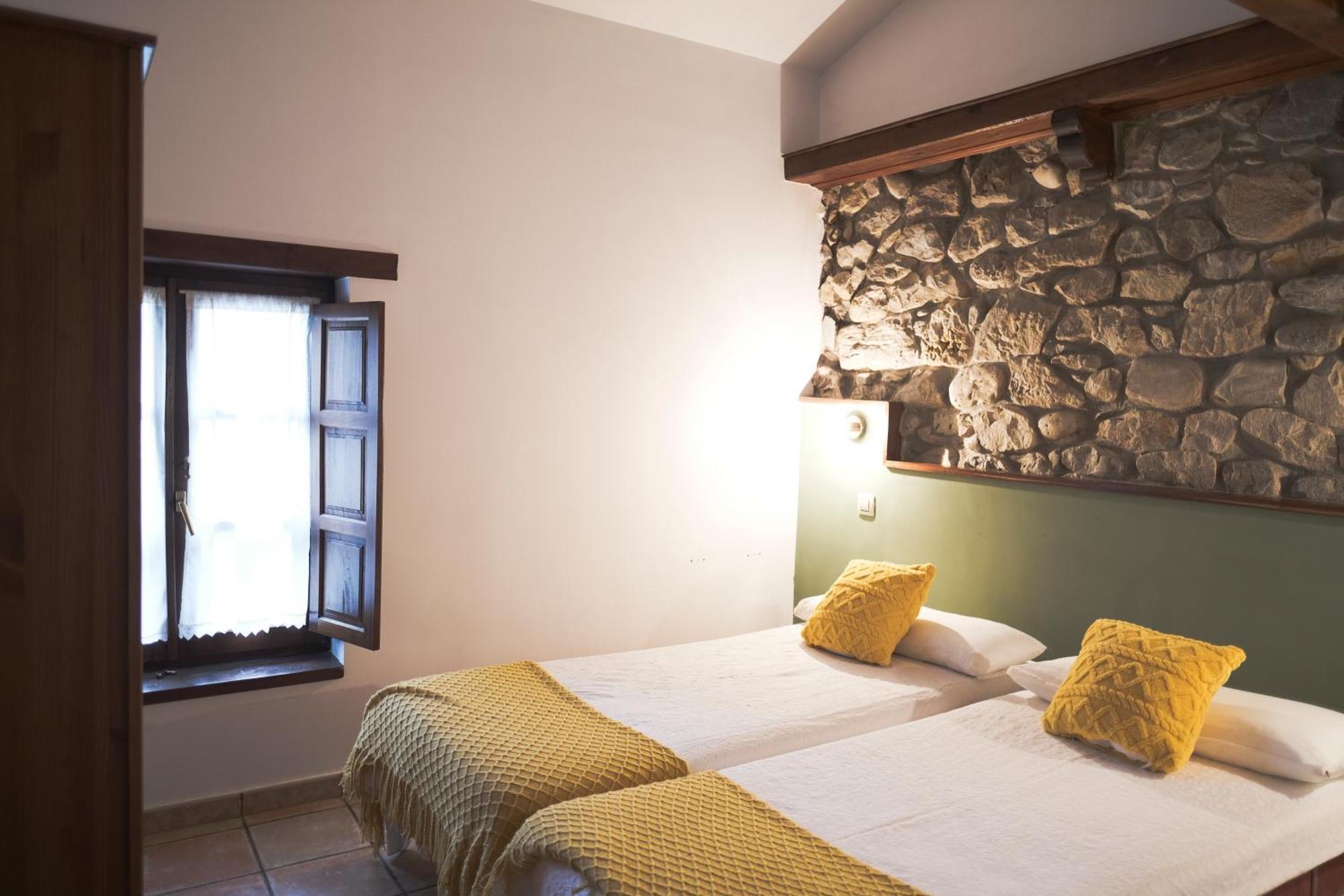 Posada La Estela De Barros Corrales De Buelna Luaran gambar