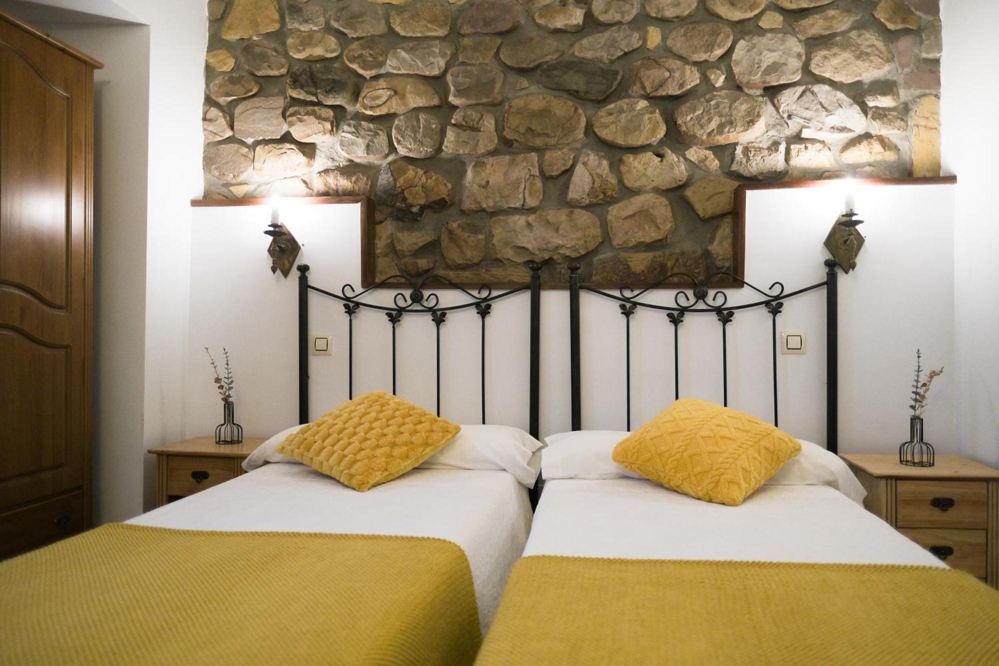 Posada La Estela De Barros Corrales De Buelna Luaran gambar