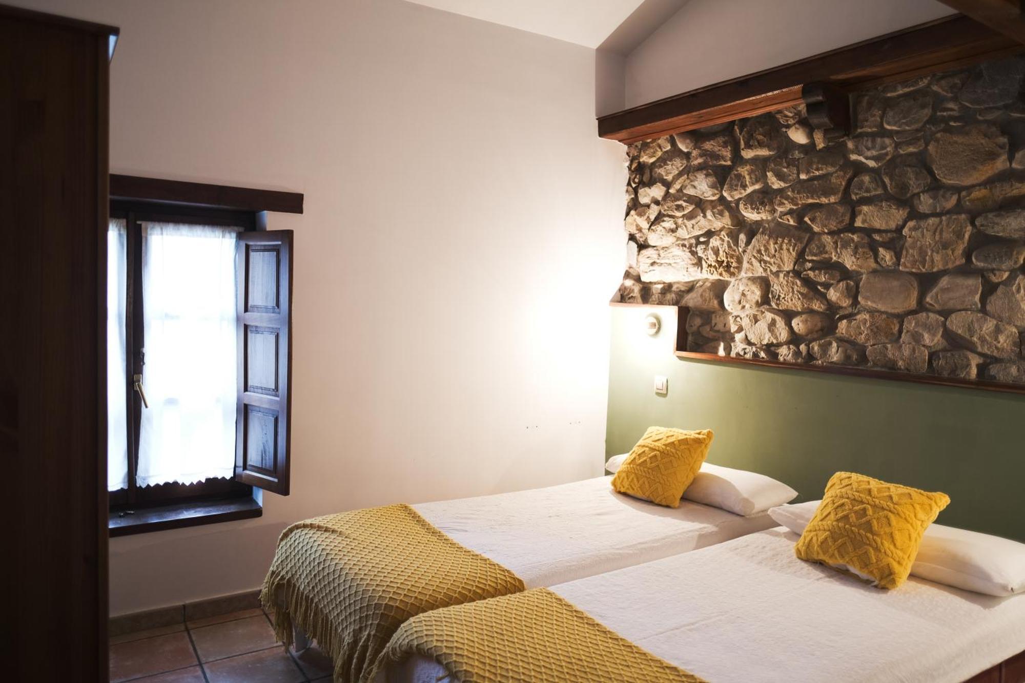 Posada La Estela De Barros Corrales De Buelna Luaran gambar