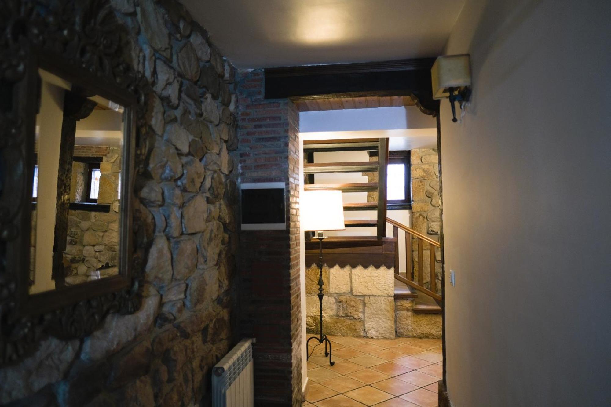 Posada La Estela De Barros Corrales De Buelna Luaran gambar