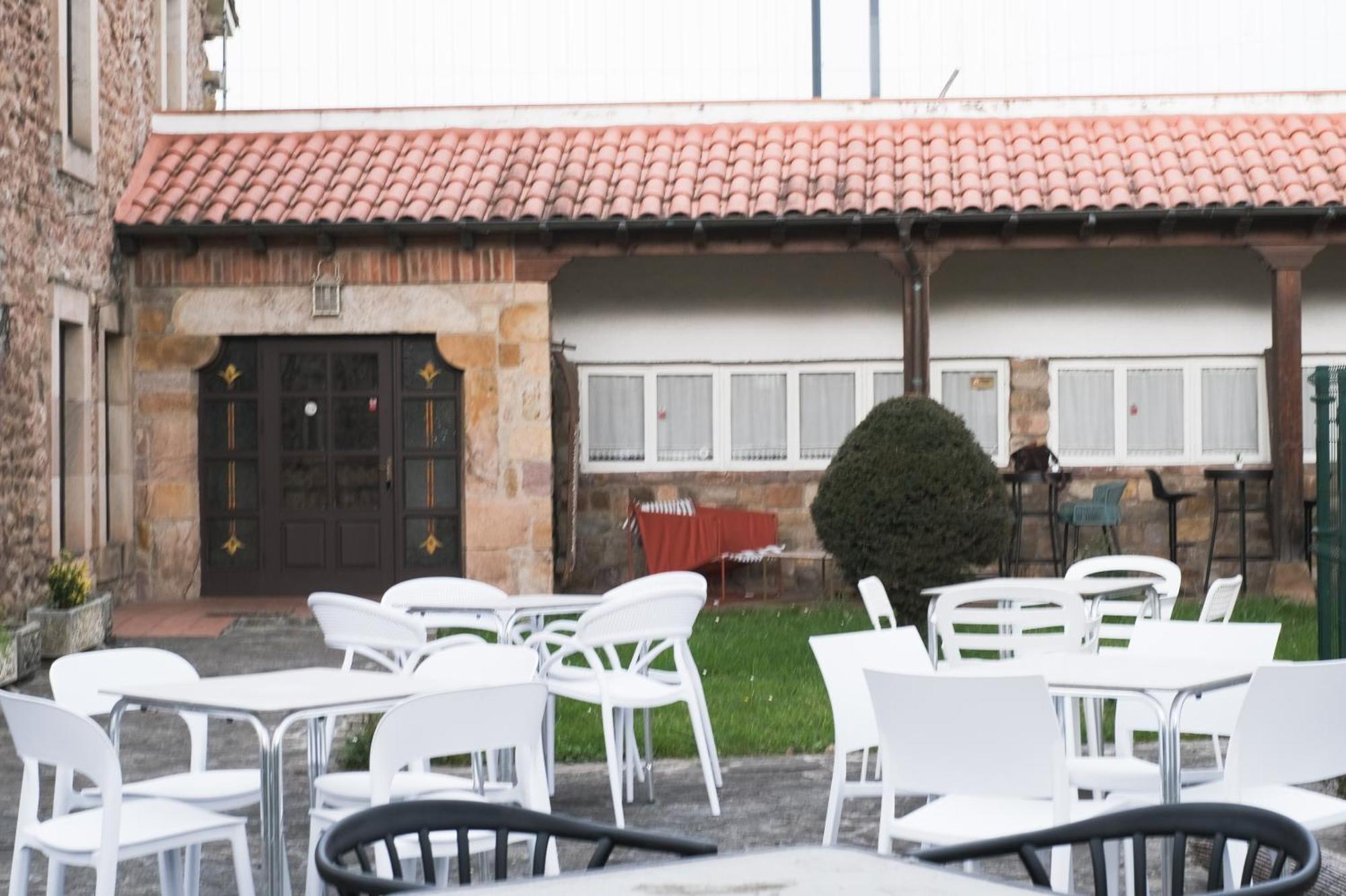 Posada La Estela De Barros Corrales De Buelna Luaran gambar