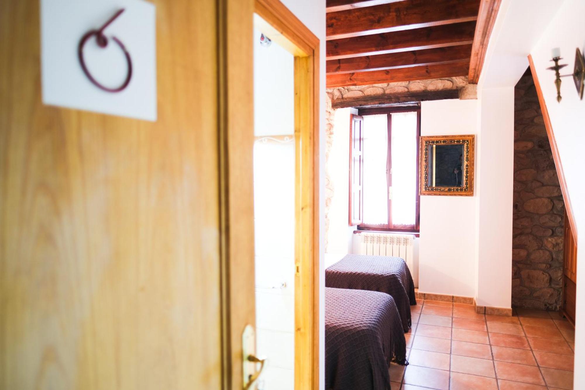 Posada La Estela De Barros Corrales De Buelna Luaran gambar