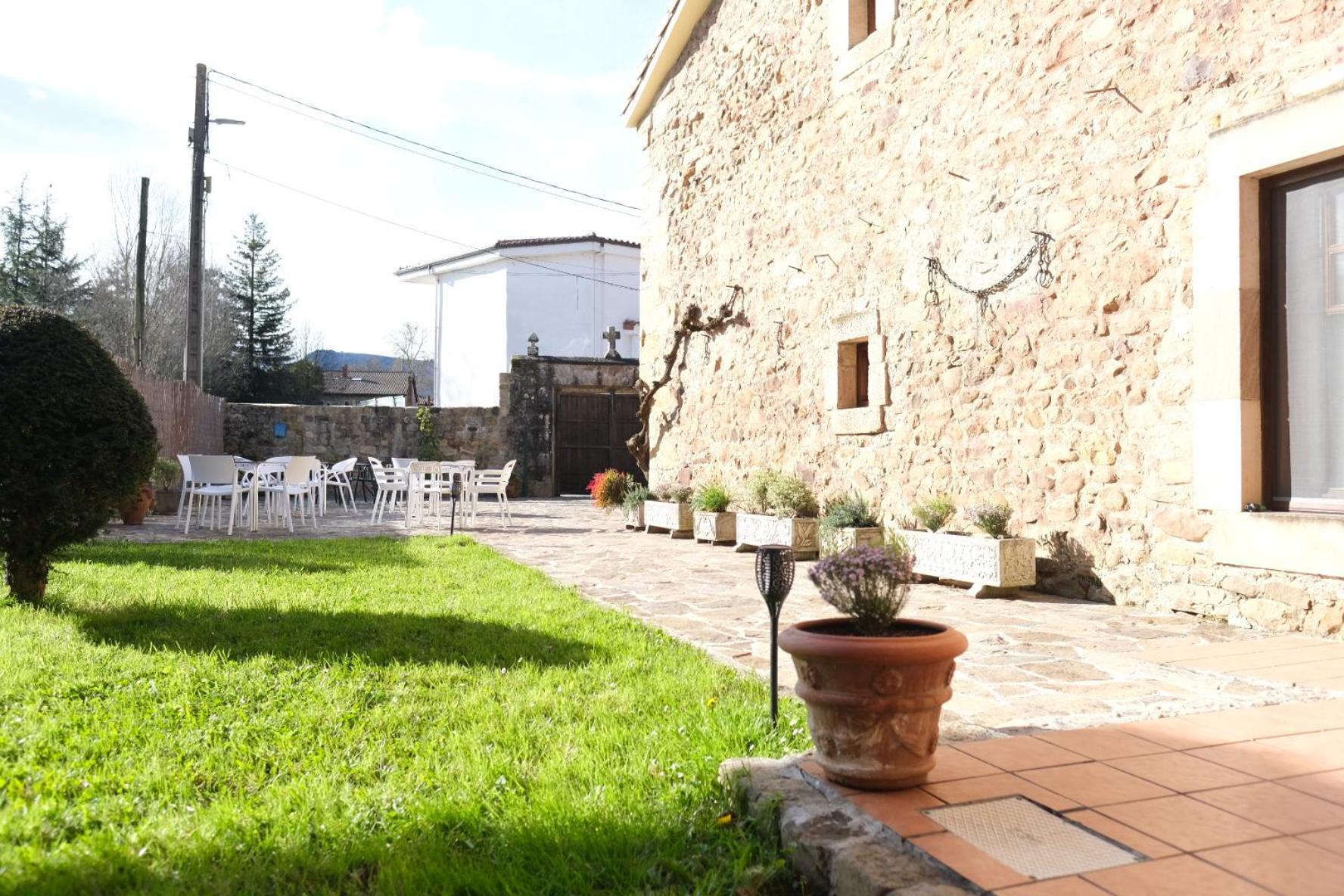 Posada La Estela De Barros Corrales De Buelna Luaran gambar