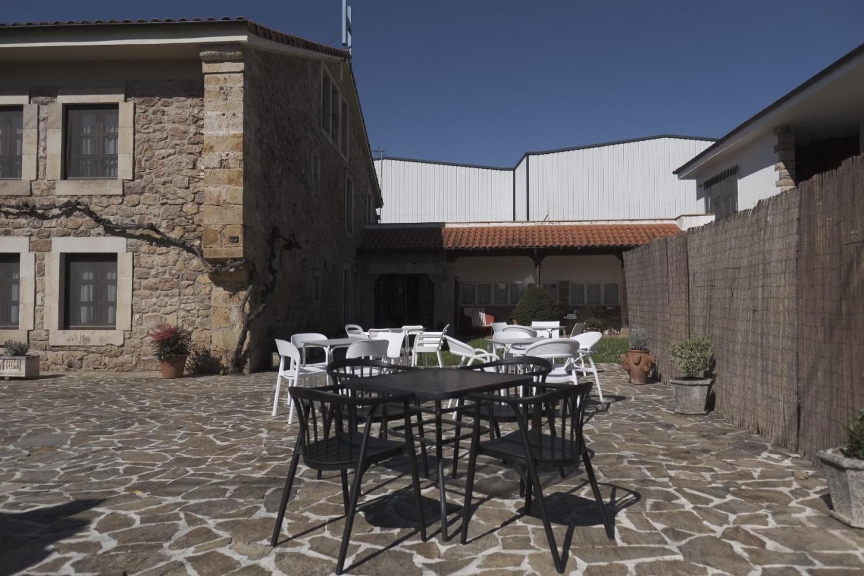 Posada La Estela De Barros Corrales De Buelna Luaran gambar