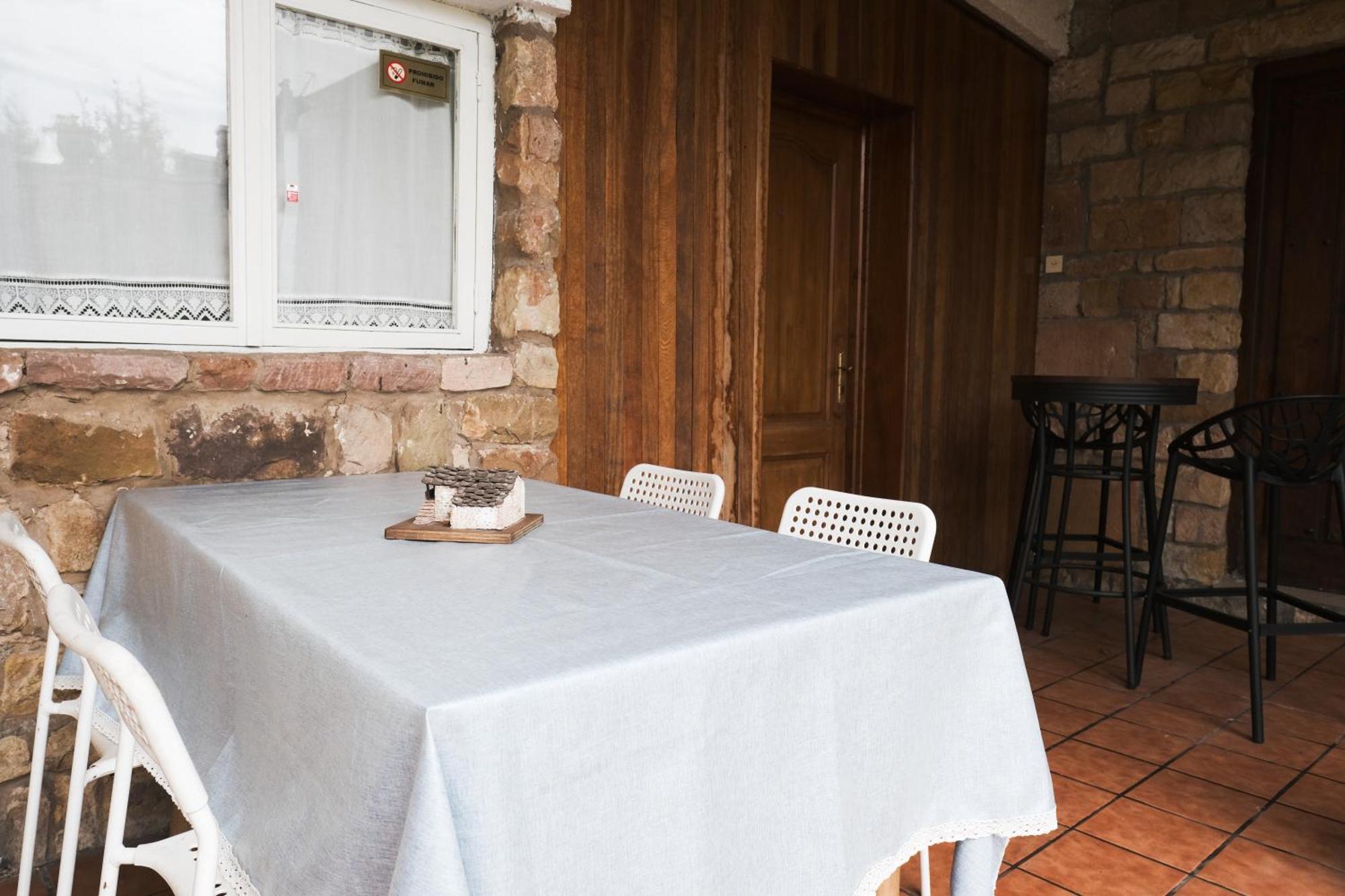 Posada La Estela De Barros Corrales De Buelna Luaran gambar