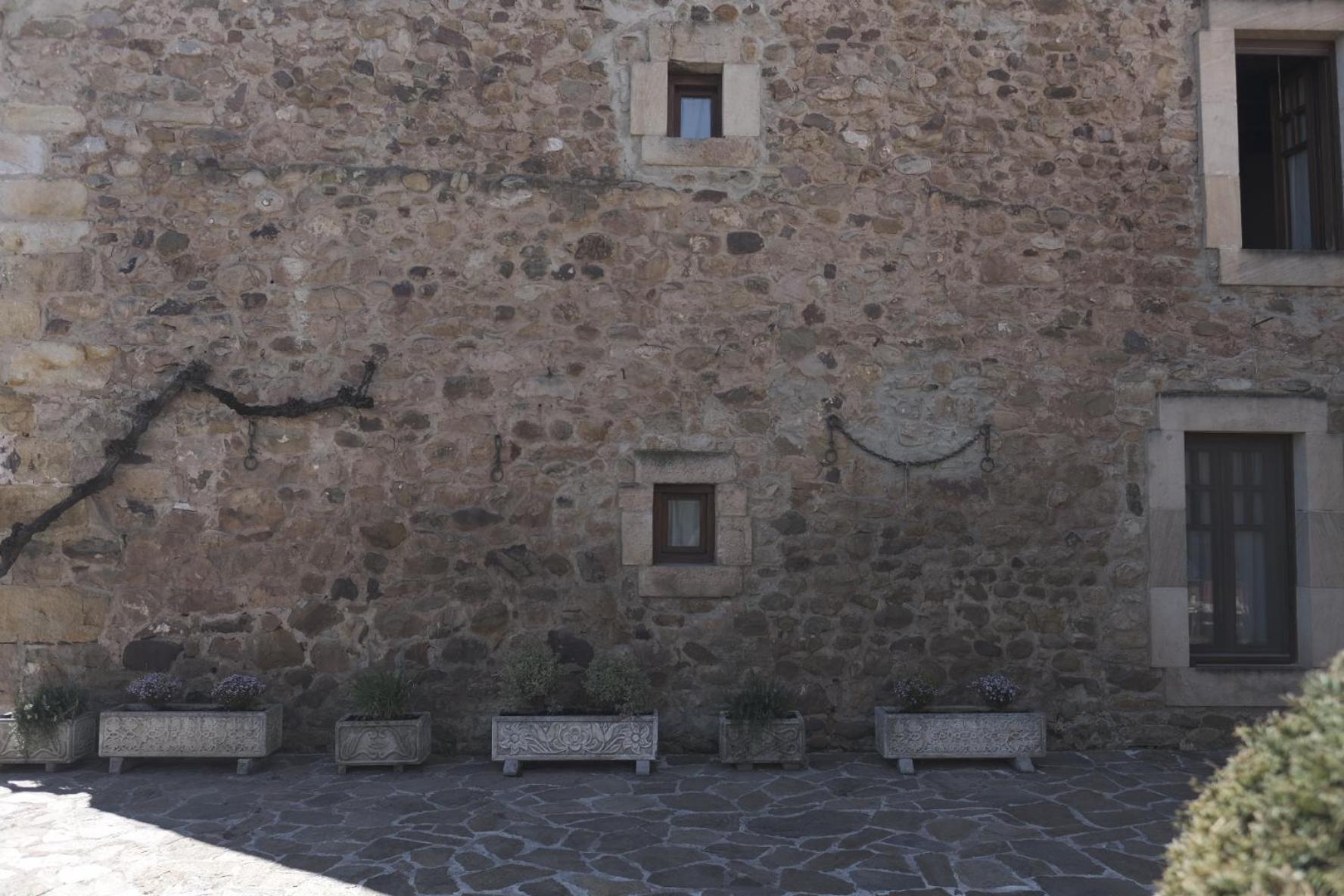 Posada La Estela De Barros Corrales De Buelna Luaran gambar