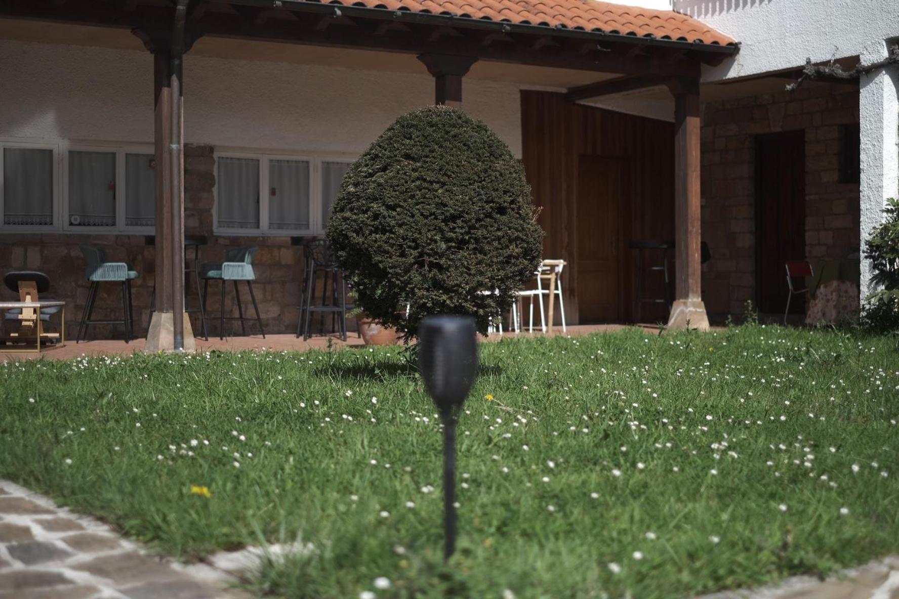 Posada La Estela De Barros Corrales De Buelna Luaran gambar